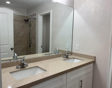 1641 Nw 121st Way - Photo Thumbnail 20
