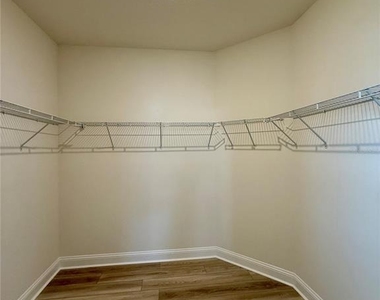 53 Signet Circle - Photo Thumbnail 21
