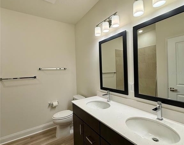 53 Signet Circle - Photo Thumbnail 12
