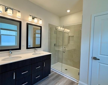 53 Signet Circle - Photo Thumbnail 22