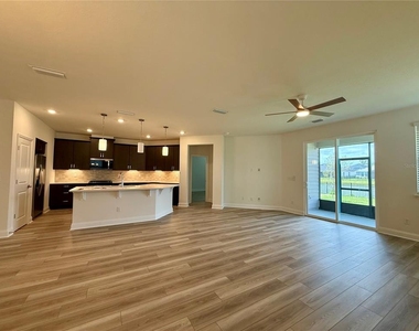 53 Signet Circle - Photo Thumbnail 6