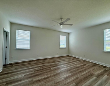53 Signet Circle - Photo Thumbnail 19