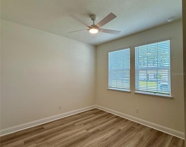 53 Signet Circle - Photo Thumbnail 16
