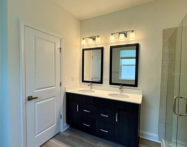 53 Signet Circle - Photo Thumbnail 23