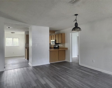 14 Pitt Lane - Photo Thumbnail 2