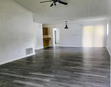 14 Pitt Lane - Photo Thumbnail 3