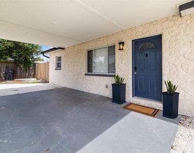 5384 56th Avenue N - Photo Thumbnail 7
