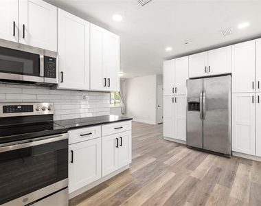 5384 56th Avenue N - Photo Thumbnail 19