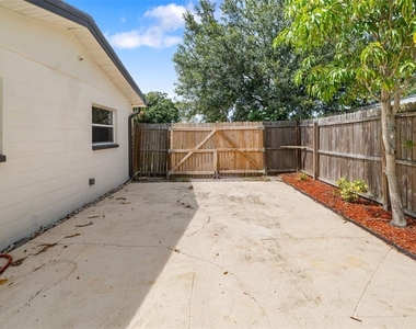 5384 56th Avenue N - Photo Thumbnail 31