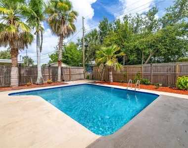 5384 56th Avenue N - Photo Thumbnail 12