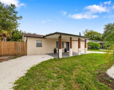 5384 56th Avenue N - Photo Thumbnail 5