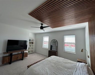 15228 Lyla Terrace - Photo Thumbnail 9