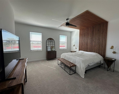 15228 Lyla Terrace - Photo Thumbnail 10