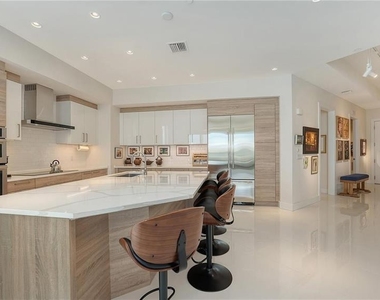 111 S Pineapple Avenue - Photo Thumbnail 15