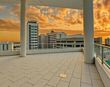 111 S Pineapple Avenue - Photo Thumbnail 1