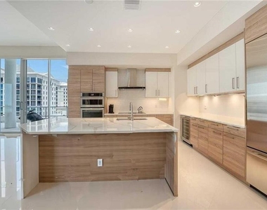 111 S Pineapple Avenue - Photo Thumbnail 16