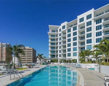 111 S Pineapple Avenue - Photo Thumbnail 27