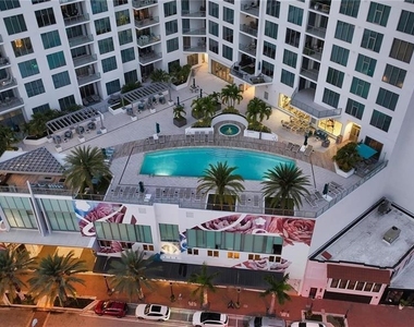 111 S Pineapple Avenue - Photo Thumbnail 28