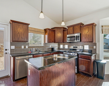 13470 Everingham Street - Photo Thumbnail 15