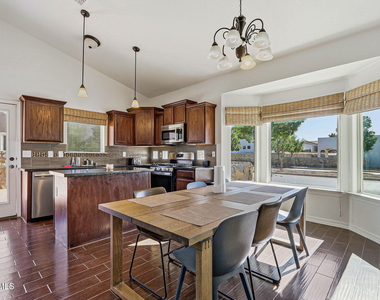 13470 Everingham Street - Photo Thumbnail 14