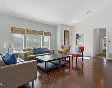 13470 Everingham Street - Photo Thumbnail 13