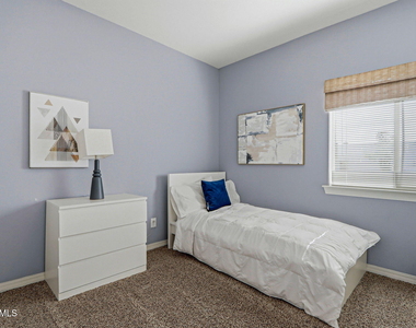 13470 Everingham Street - Photo Thumbnail 5
