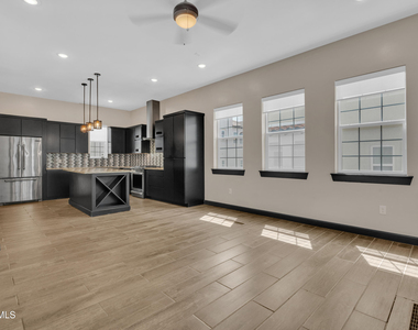 461 Vin Benicarlo Place - Photo Thumbnail 8