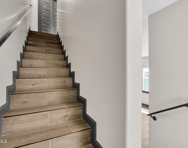 461 Vin Benicarlo Place - Photo Thumbnail 23