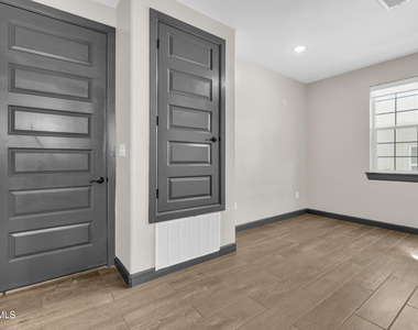 461 Vin Benicarlo Place - Photo Thumbnail 43