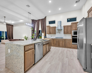 13257 Coldham Street - Photo Thumbnail 24