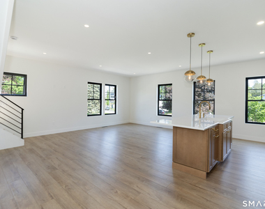 650 Main Street - Photo Thumbnail 18