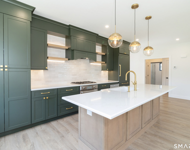 650 Main Street - Photo Thumbnail 10
