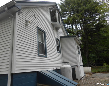 240 Derby Avenue - Photo Thumbnail 8