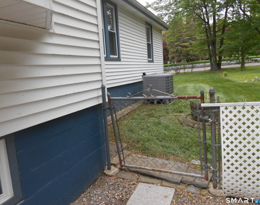 240 Derby Avenue - Photo Thumbnail 13