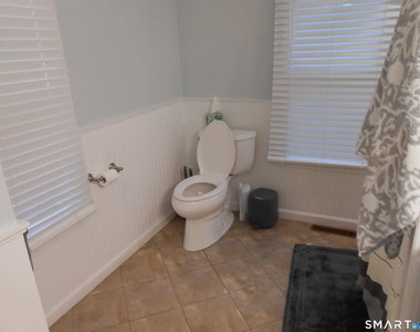 240 Derby Avenue - Photo Thumbnail 16