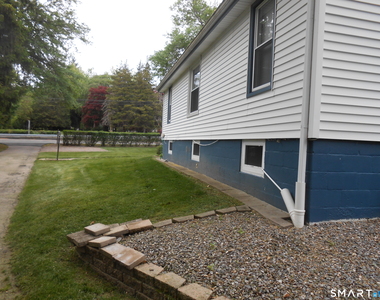 240 Derby Avenue - Photo Thumbnail 7