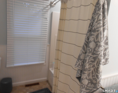 240 Derby Avenue - Photo Thumbnail 15
