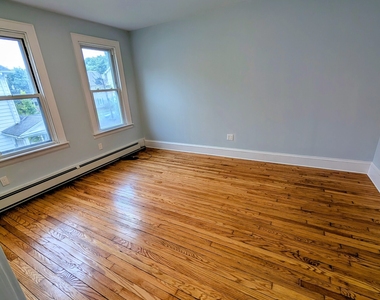 10 Wallace Street - Photo Thumbnail 13