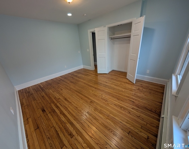 10 Wallace Street - Photo Thumbnail 2