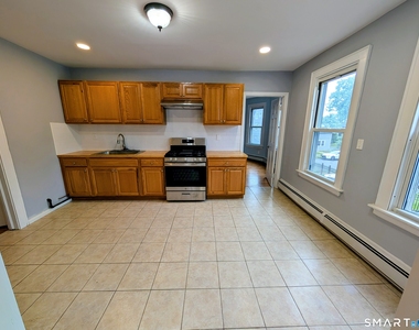 10 Wallace Street - Photo Thumbnail 6