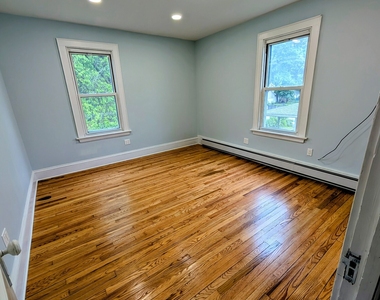 10 Wallace Street - Photo Thumbnail 8