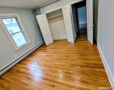 10 Wallace Street - Photo Thumbnail 9