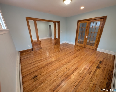 10 Wallace Street - Photo Thumbnail 3
