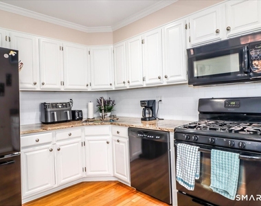 2445 Park Avenue - Photo Thumbnail 8