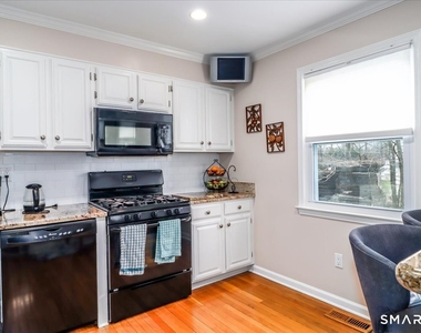 2445 Park Avenue - Photo Thumbnail 7
