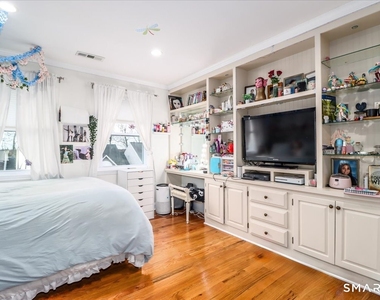 2445 Park Avenue - Photo Thumbnail 12