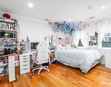 2445 Park Avenue - Photo Thumbnail 10