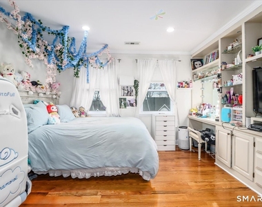 2445 Park Avenue - Photo Thumbnail 11