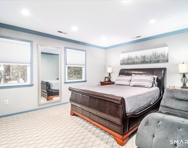 2445 Park Avenue - Photo Thumbnail 13