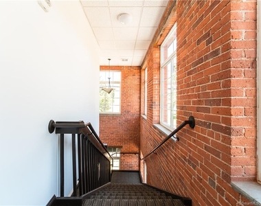 10 Summit Street - Photo Thumbnail 1